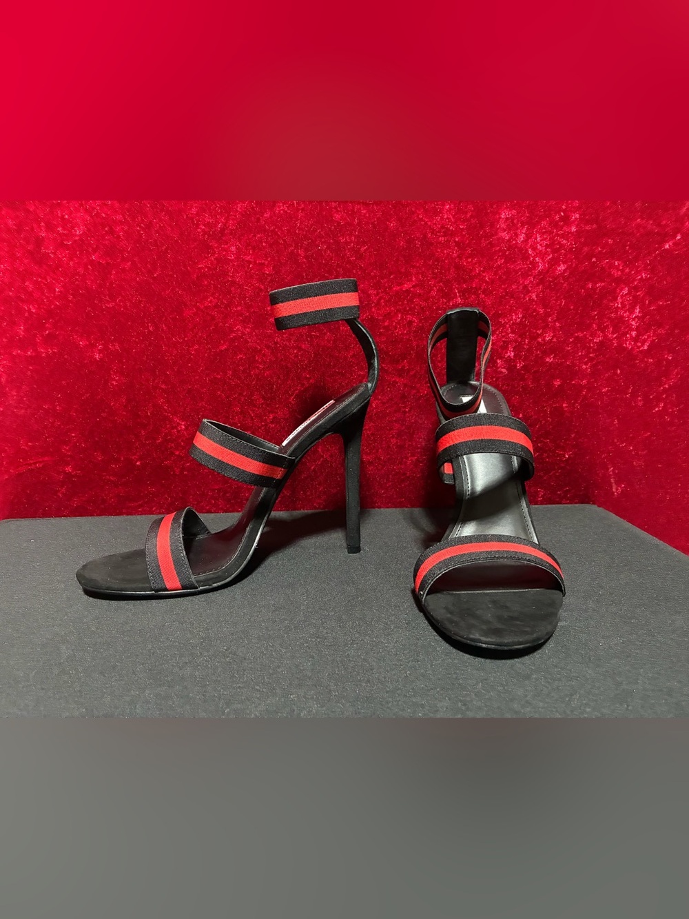 New Steve Madden Women's Crave Heeled Sandal Red / Black Sz 9.5